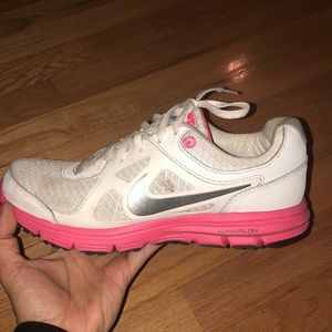 Women’s Nike Lunar Forever Size 6.5 White Pink